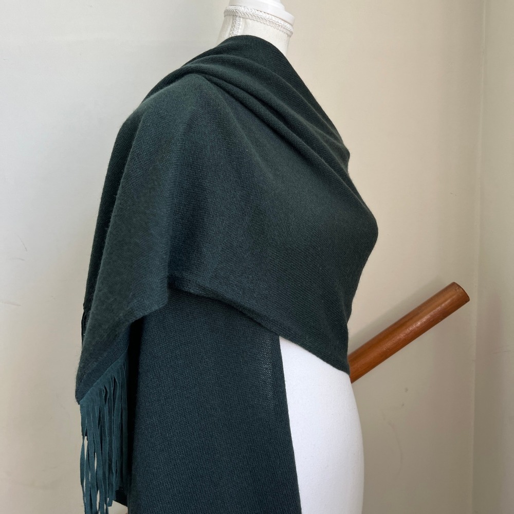 M.I.L.A 100% Cashmere Suede Leather Fringe Wrap Scarf Shawl Green Luxury Knit - Picture 10 of 12